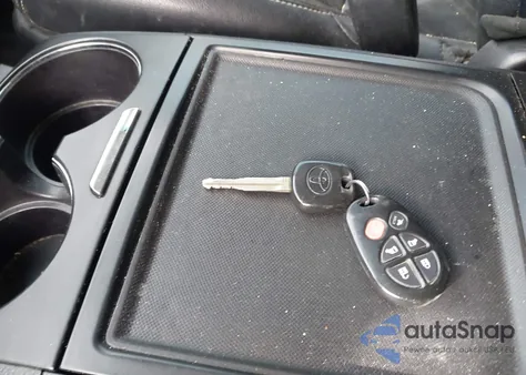 2015 Toyota Sienna Se 8 Passenger из США, поврежденный, VIN 5TDXK3DC8FS617604